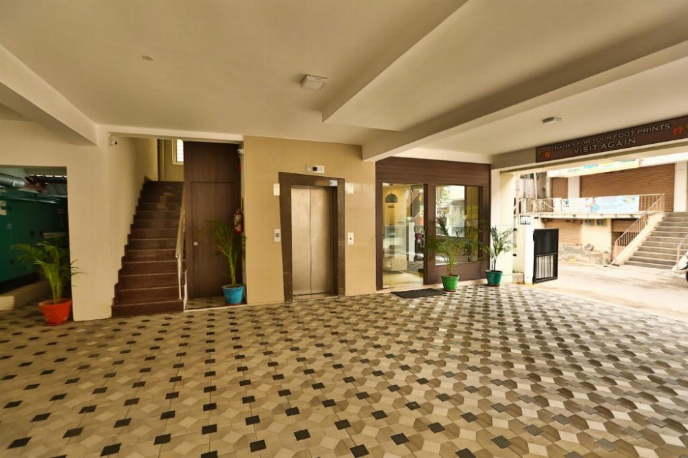 Hotel Vels Grand Inn