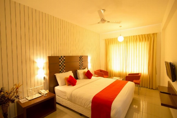 Hotel Vels Grand Inn image 1